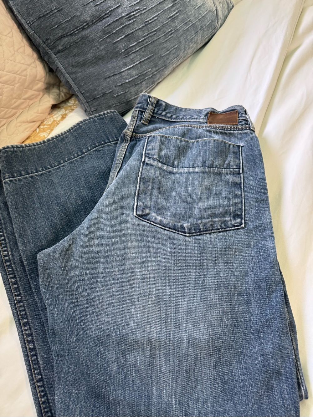 GAP Men's Light Blue Relaxed Jeans